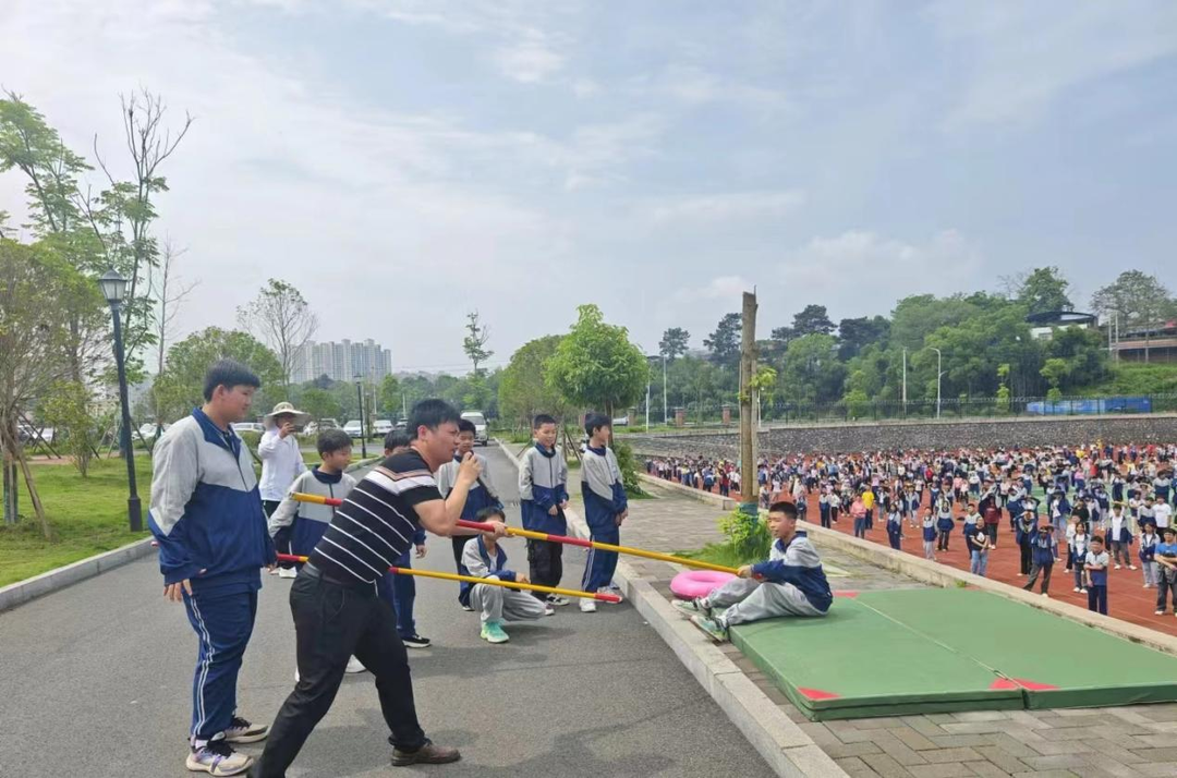 崇德学校开展防溺水应急演练