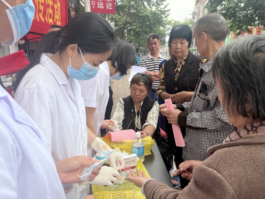 鹿馬橋鎮中心衛生院開(kāi)展全國愛(ài)眼日宣傳活動(dòng)