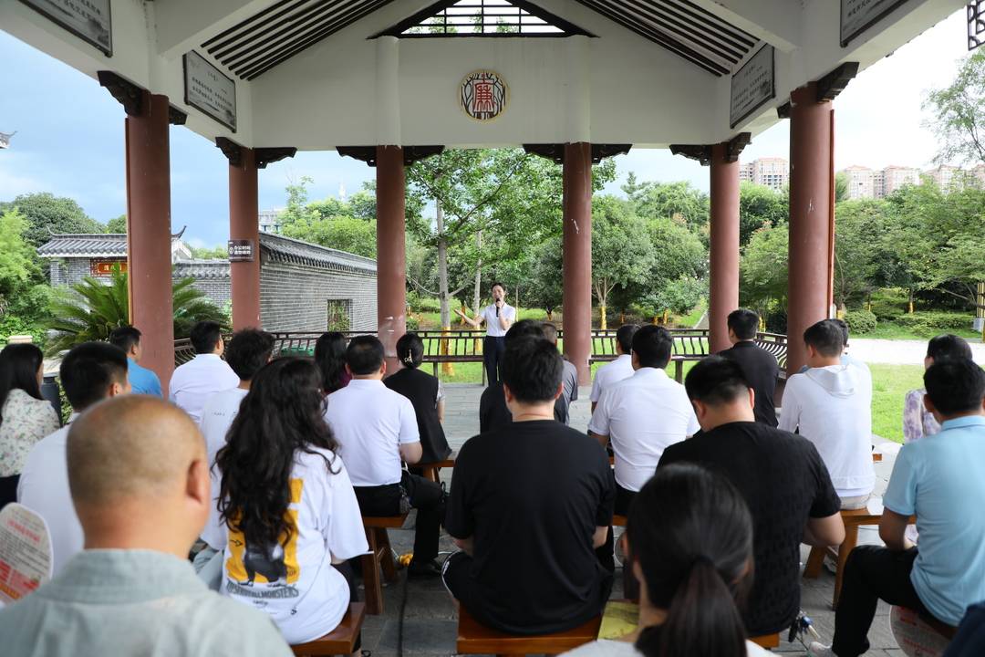 東安縣開展學(xué)習(xí)貫徹習(xí)近平總書記考察湖南重要講話和指示精神理論微宣講示范活動