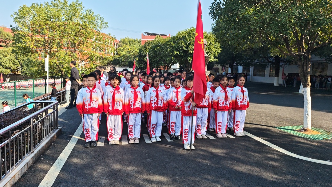 東安縣骨干班主任到一小實(shí)驗學(xué)校觀(guān)摩交流