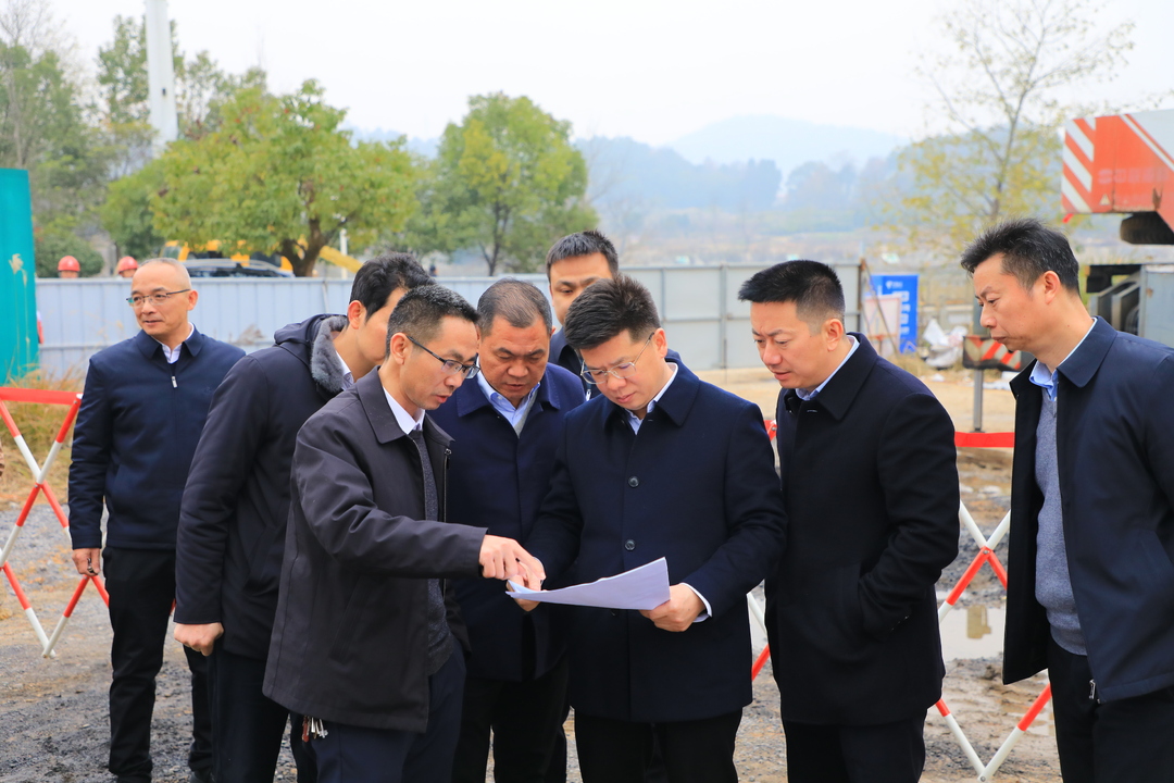 蔣華調研重點項目建設及安全生產工作