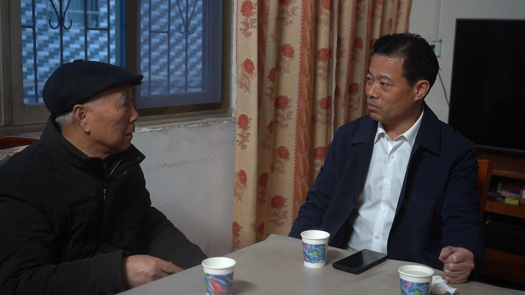 唐久梅走訪慰問困難黨員傳遞新春溫情