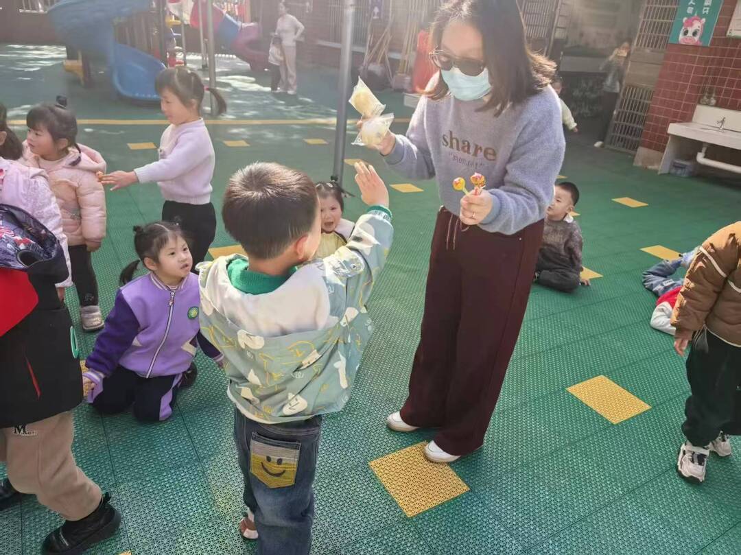 东安县三小新蕾实验幼儿园开展“防拐骗”演练活动