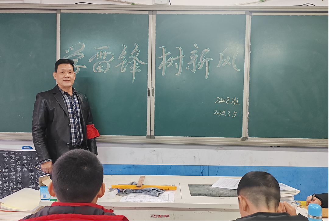 白牙市中学开展“三月春风暖人心，雷锋精神永传承”主题活动