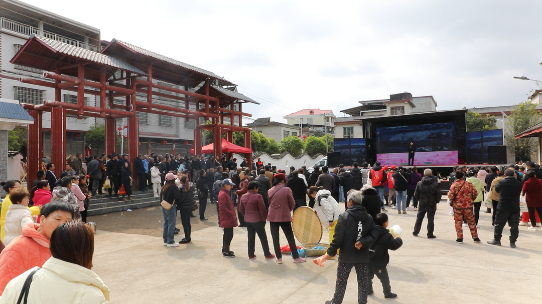 東安縣舉行“東安傳統武術(shù)”展示暨“送戲下鄉”惠民演出