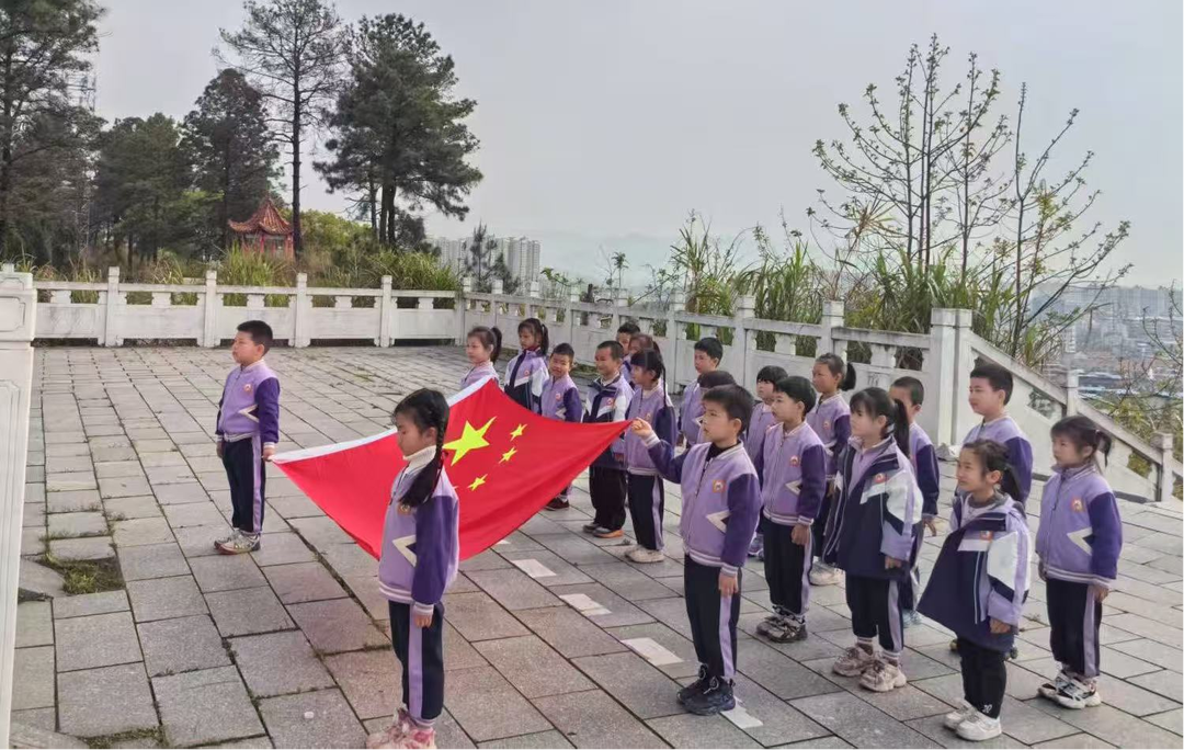 東安縣機關幼兒園開展清明祭英烈活動