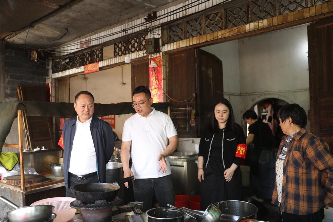 李勁濤到橫塘鎮調研安全生產(chǎn)和信訪(fǎng)維穩工作