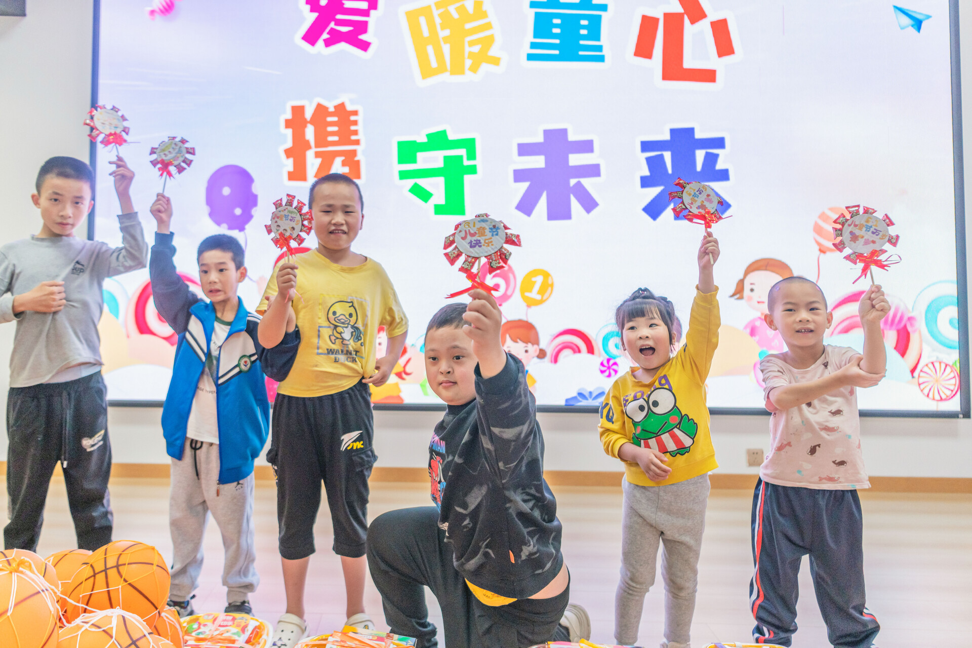 中国人民财产保险股份有限公司东安支公司开展“爱暖童心，携守未来”主题公益活动