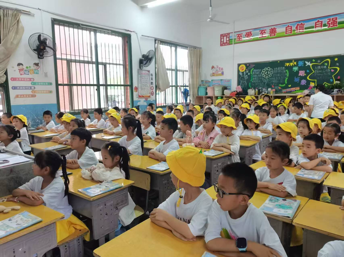 东安三小开展幼小衔接参观活动