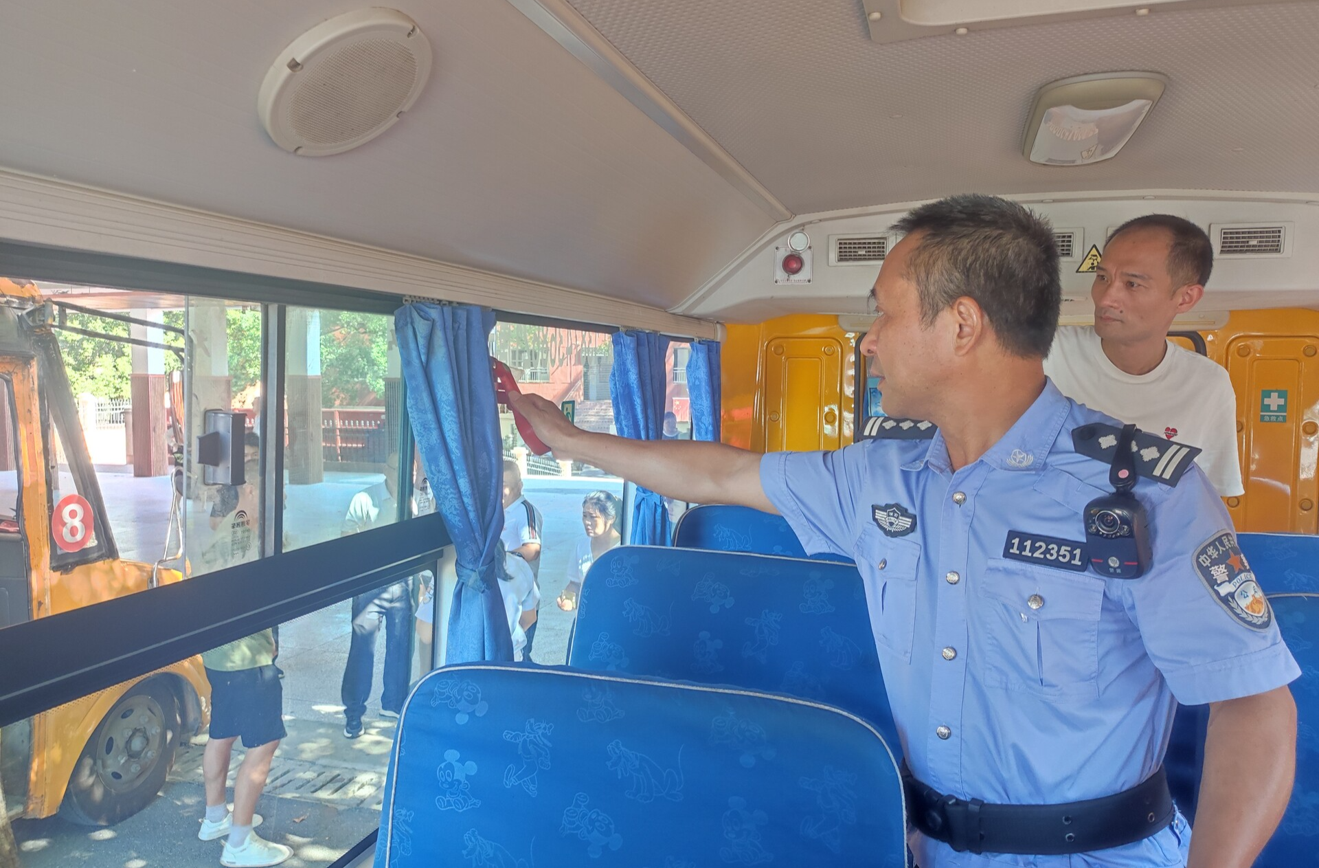 東安交警開展全縣校車安全大檢查暨專項培訓活動