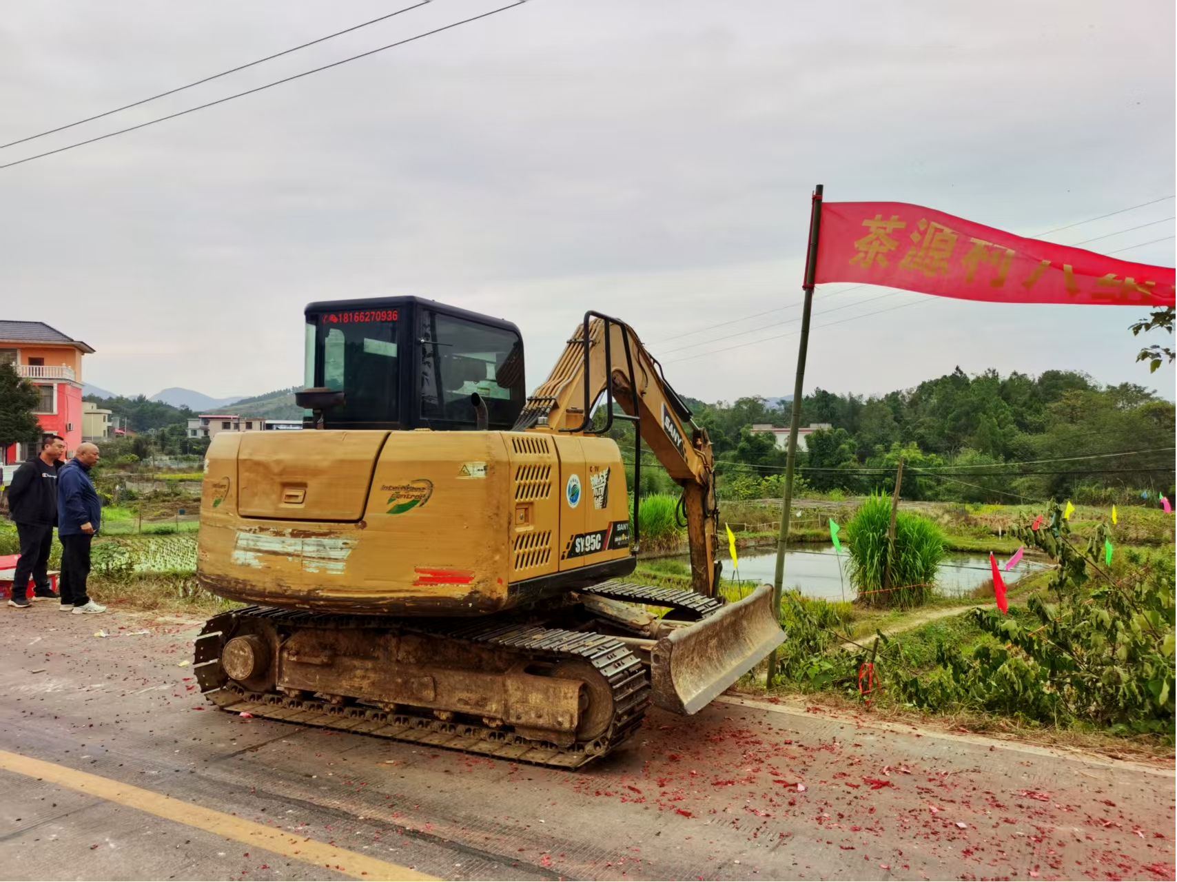 白牙市镇茶源村：修建机耕道 打通农机进田“最后一公里”