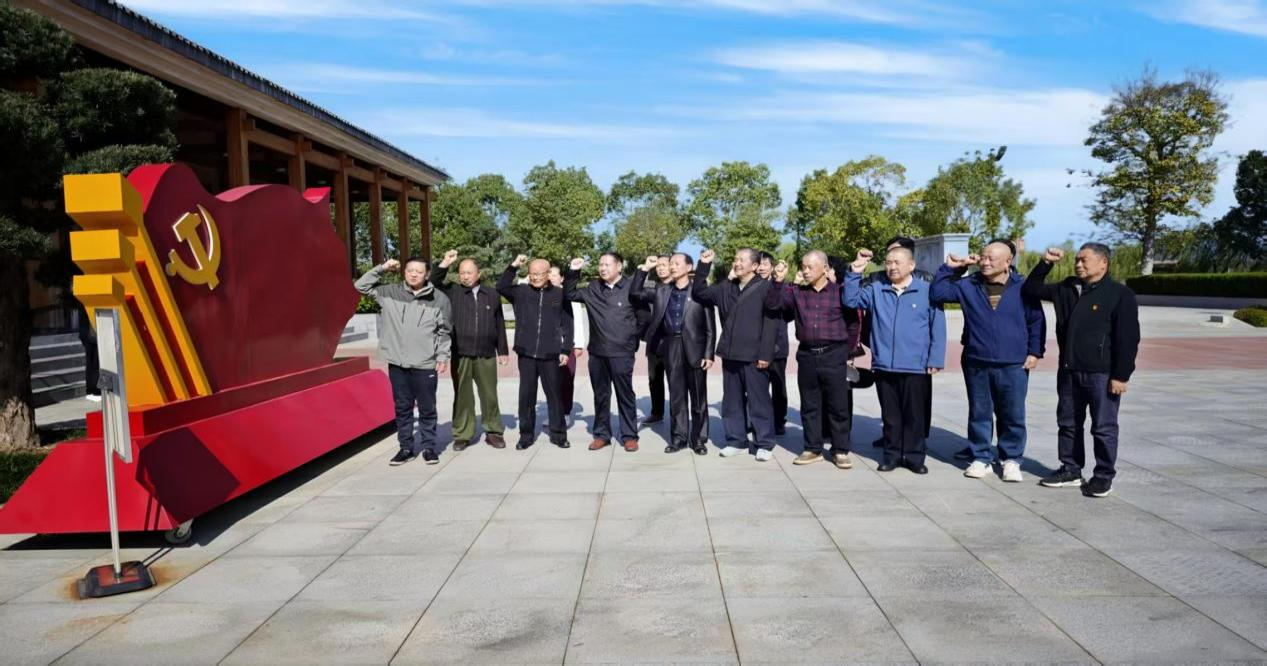 东安县融媒体中心退休党支部开展主题党日活动