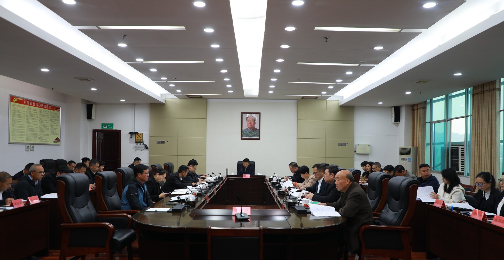 东安县召开2025年县工商联和党外代表人士参政议政专题调研协商暨县委“十五五”规划《建议》征求意见座谈会