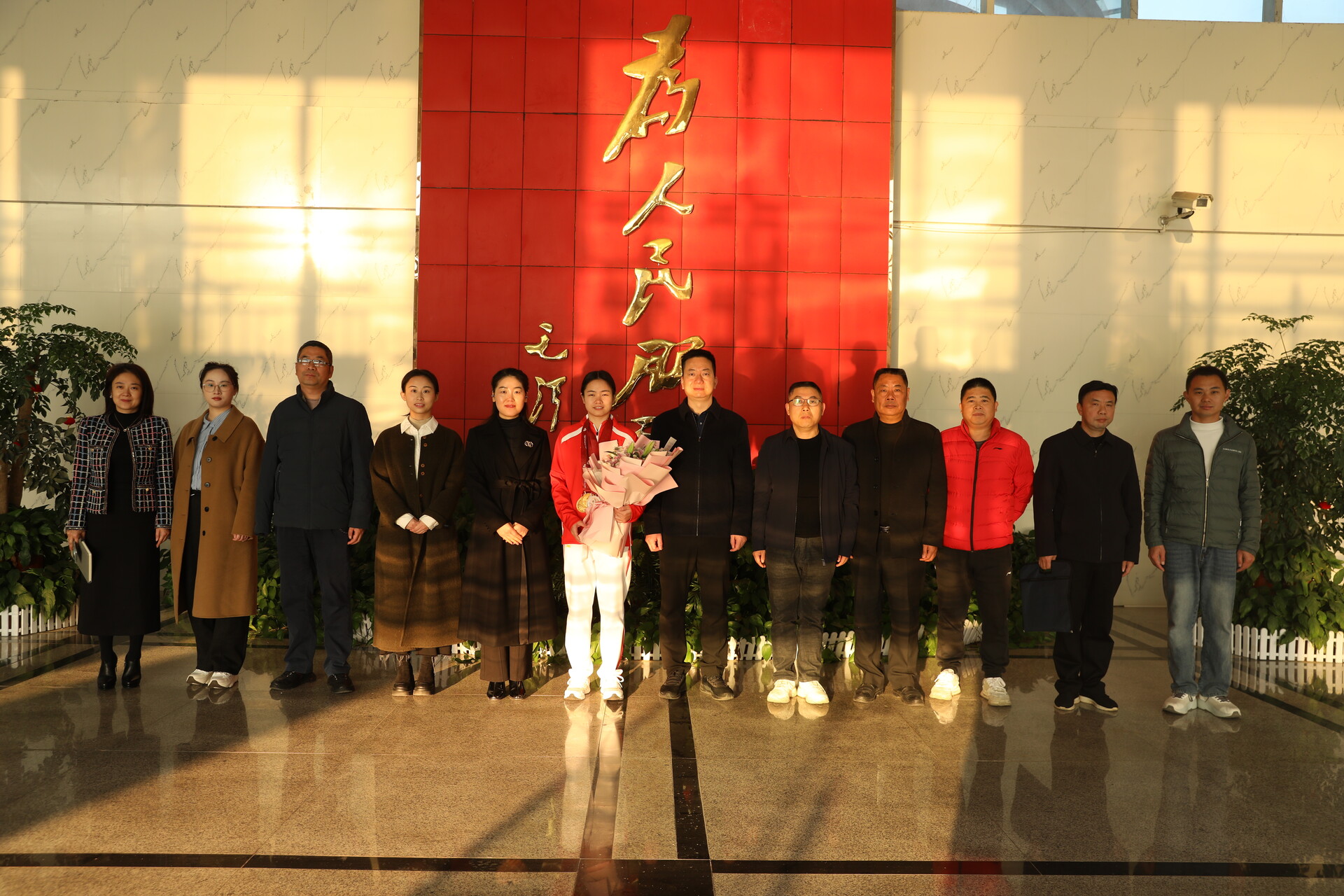 东安县喜迎残特奥会运动员蒋芬芬载誉归来