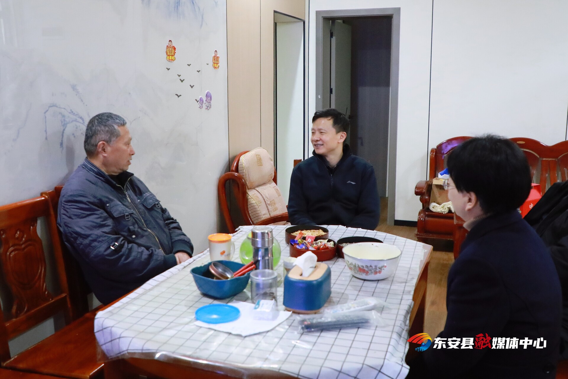 唐何走访慰问离退休老干部、湖南好人、优秀人才、困难计生特殊家庭和一线建设工人