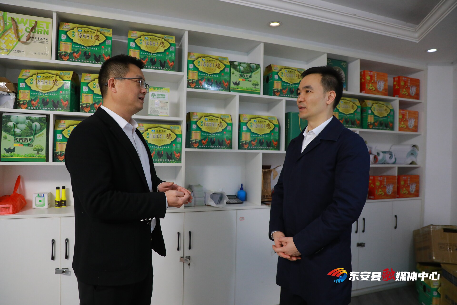 李月红走访慰问优秀人才、离退休老干部、困难老党员、困难职工、低保户及宗教教职人员