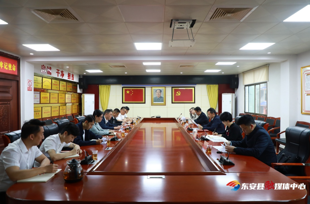 唐何到乡镇调研综治中心建设、平安建设提质增效和民生领域信访工作