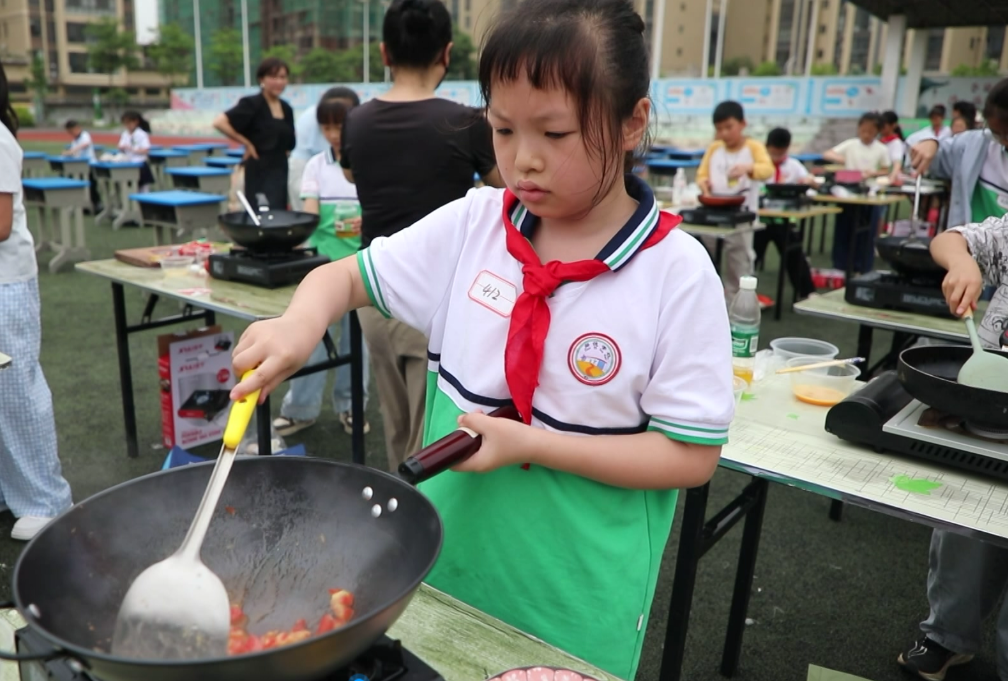 东安县舜德学校：针线烟火皆课堂 劳动技能大赛“赛”出成长